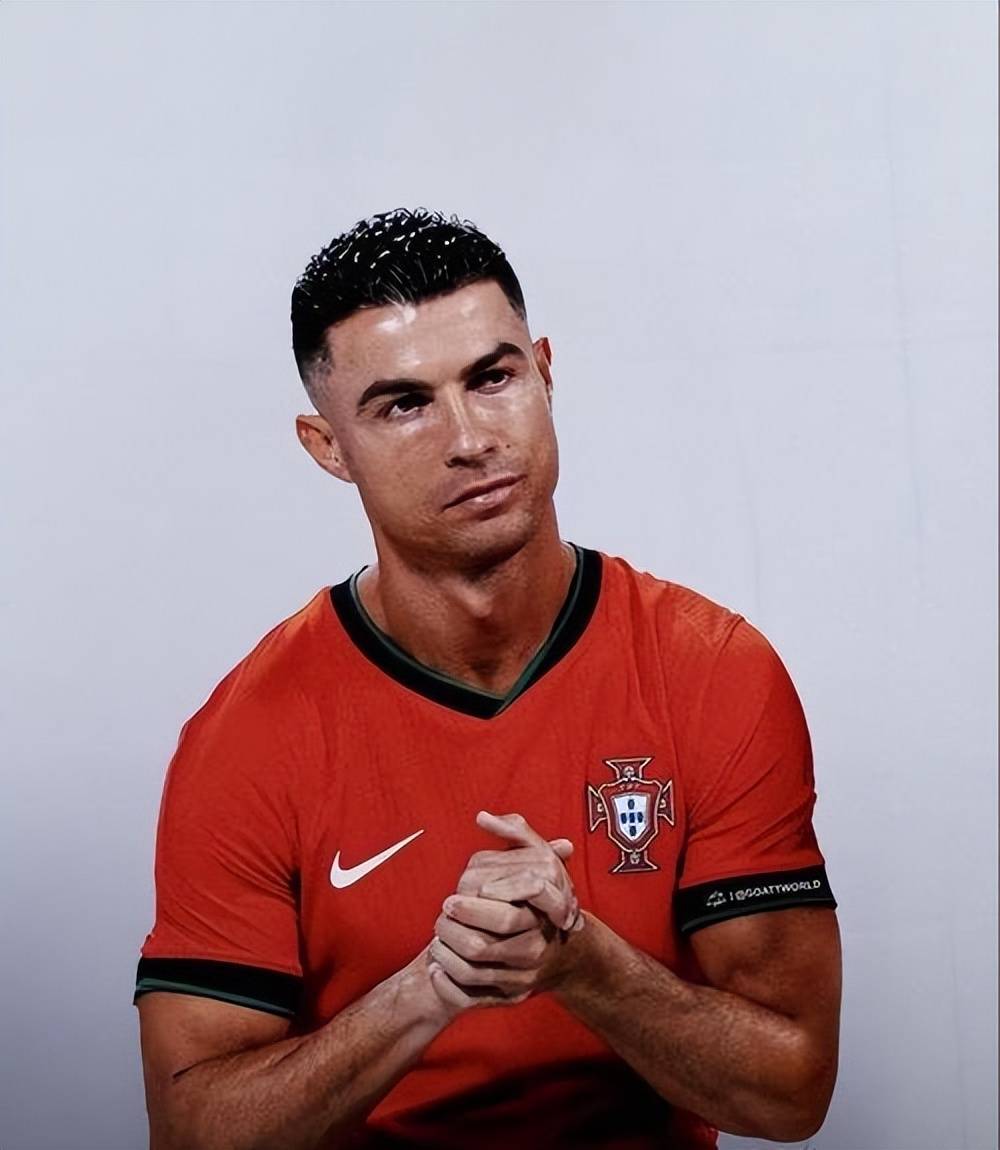 包含C罗连续十二场比赛得分超过突破纪录，老鹰挑战极限！的词条